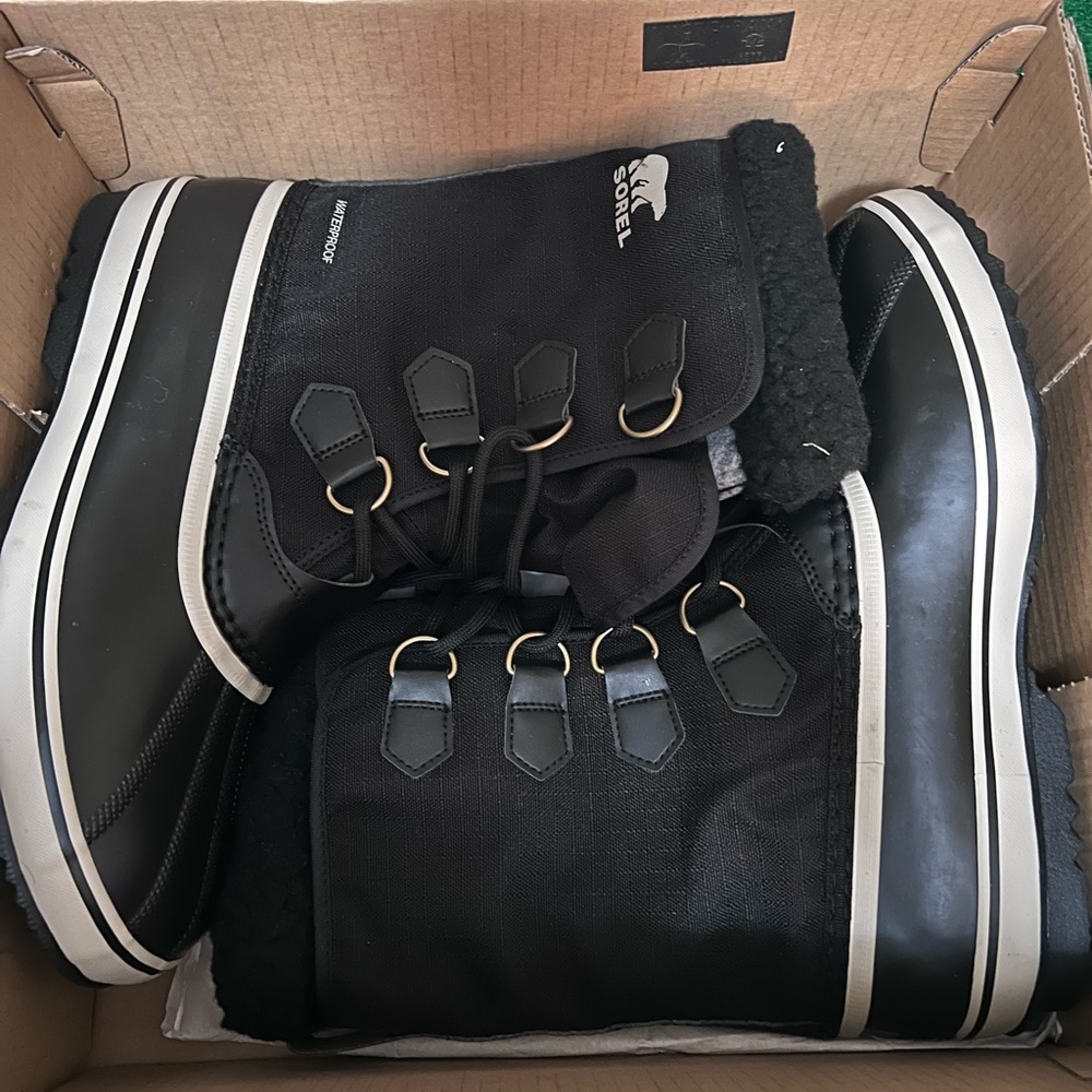 Brand new SOREL shoes for men